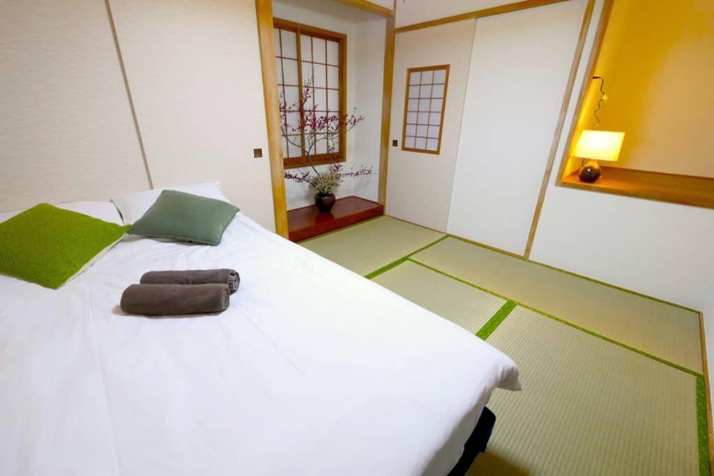 マスク配布ありa5 新宿10分 10人宿泊可能 出張在宅勤務に最適!!宿泊型テレワークスペース!!Wifi完備 回線安定してます!!長期宿泊受付中 Tokió Kültér fotó